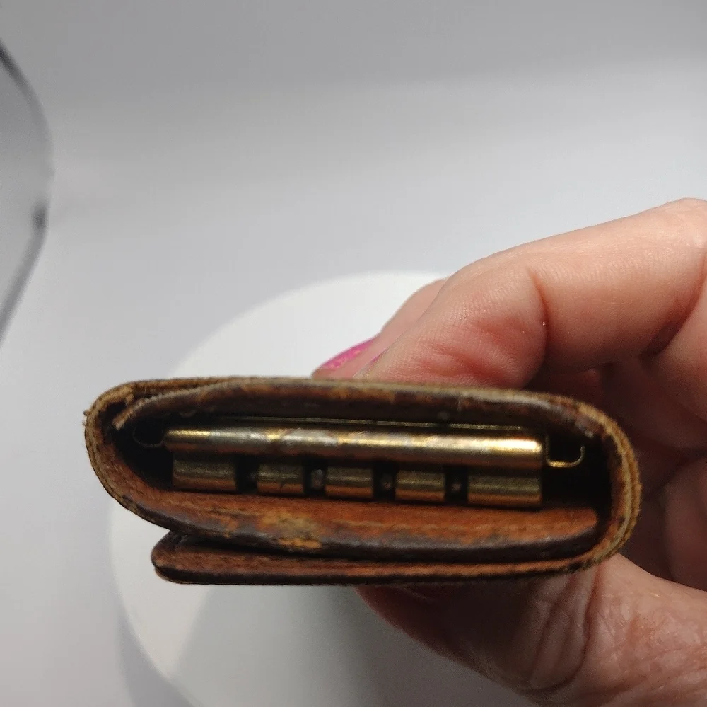 Louis Vuitton 4 Key Holder Case